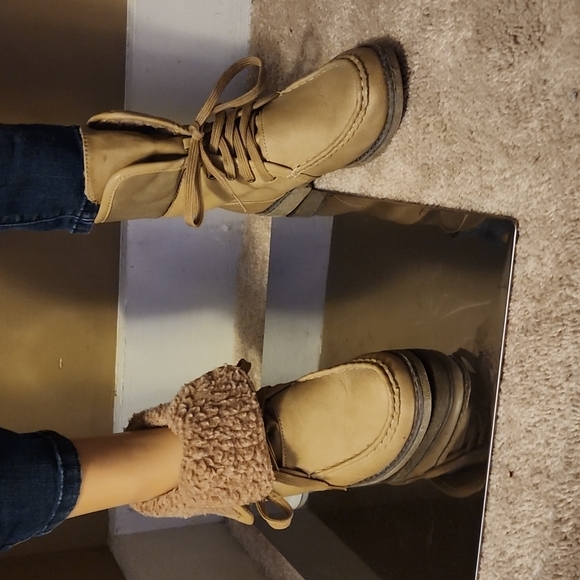 Boots, size 6, tan, faux fur - Picture 3 of 11